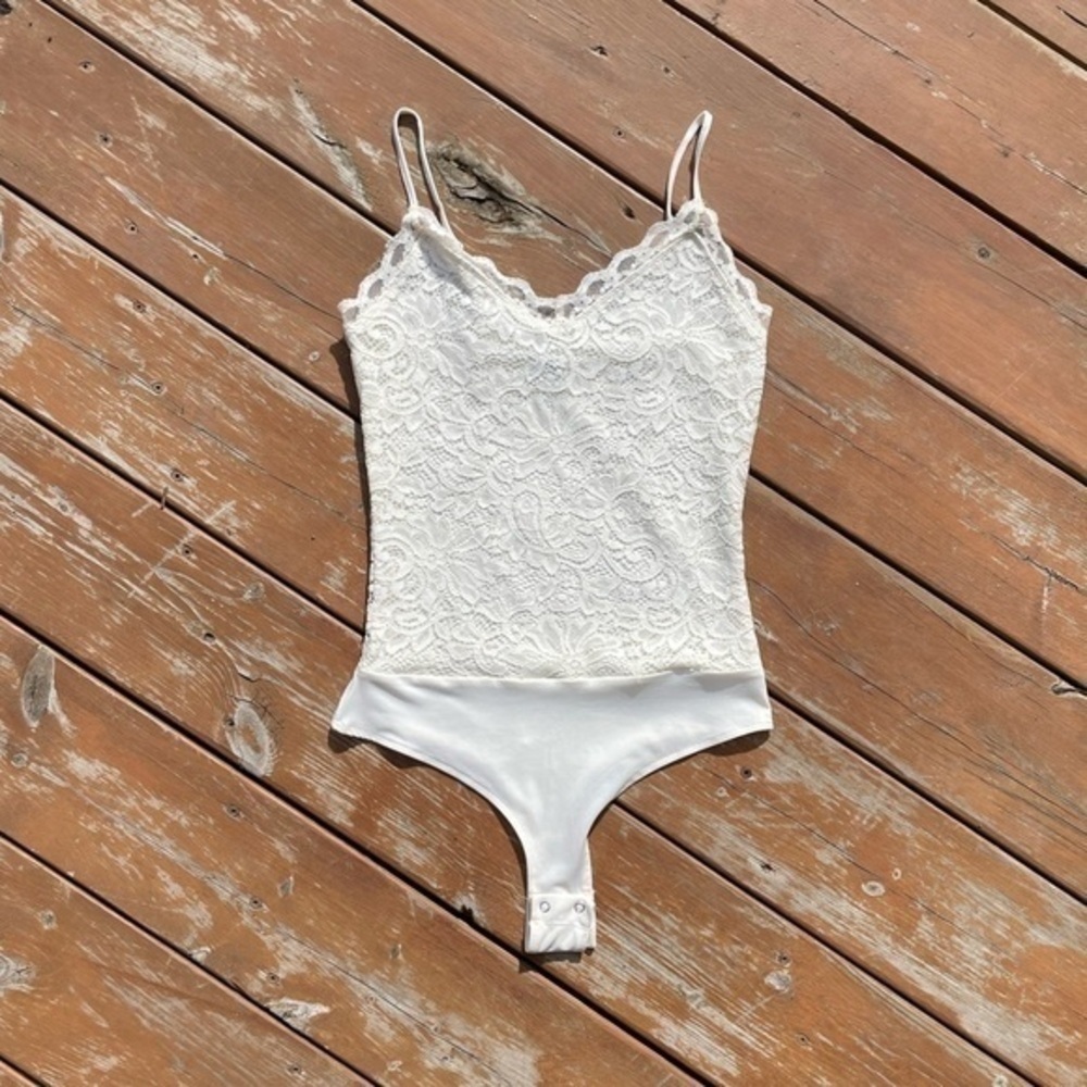 3/$30 Dynamite Creme Lace Bodysuit - Picture 2 of 11